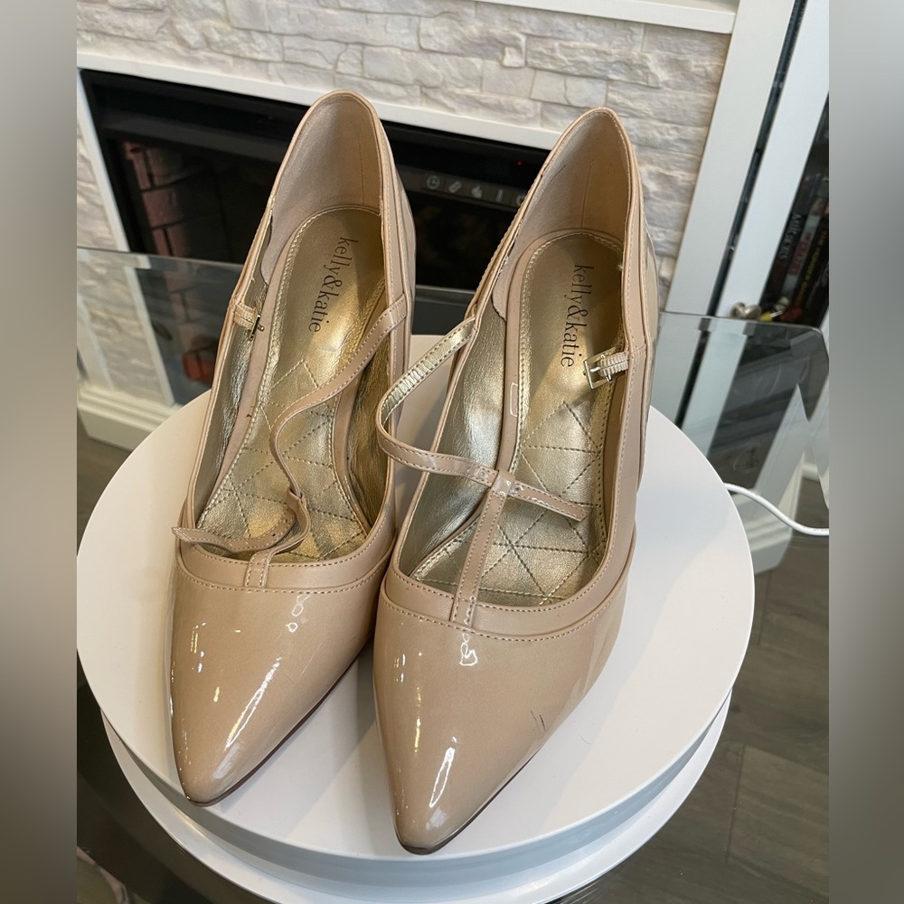 Kelly & Katie beige heel